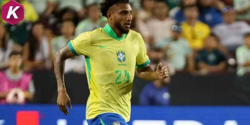 Ederson được gọi lên tuyển Brazil thay thế Wesley bị chấn thương